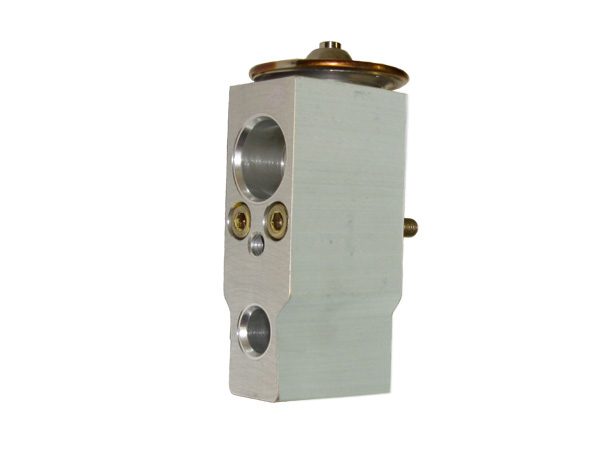 [DT10-1] DETENDEUR  BRIDE KUBOTA